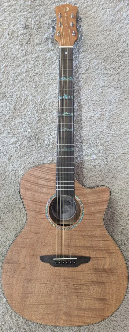 Б/У Электроакустическая гитара Luna Guitars High Tide HT EXM GCE Grand Concert, с вырезом, махагони
