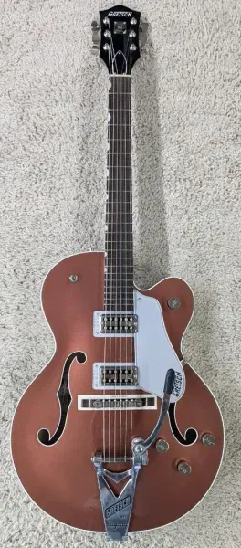 Электрогитара полуакустическая Gretsch G6118T Players Edition Anniversary Sahara Metallic с кейсом