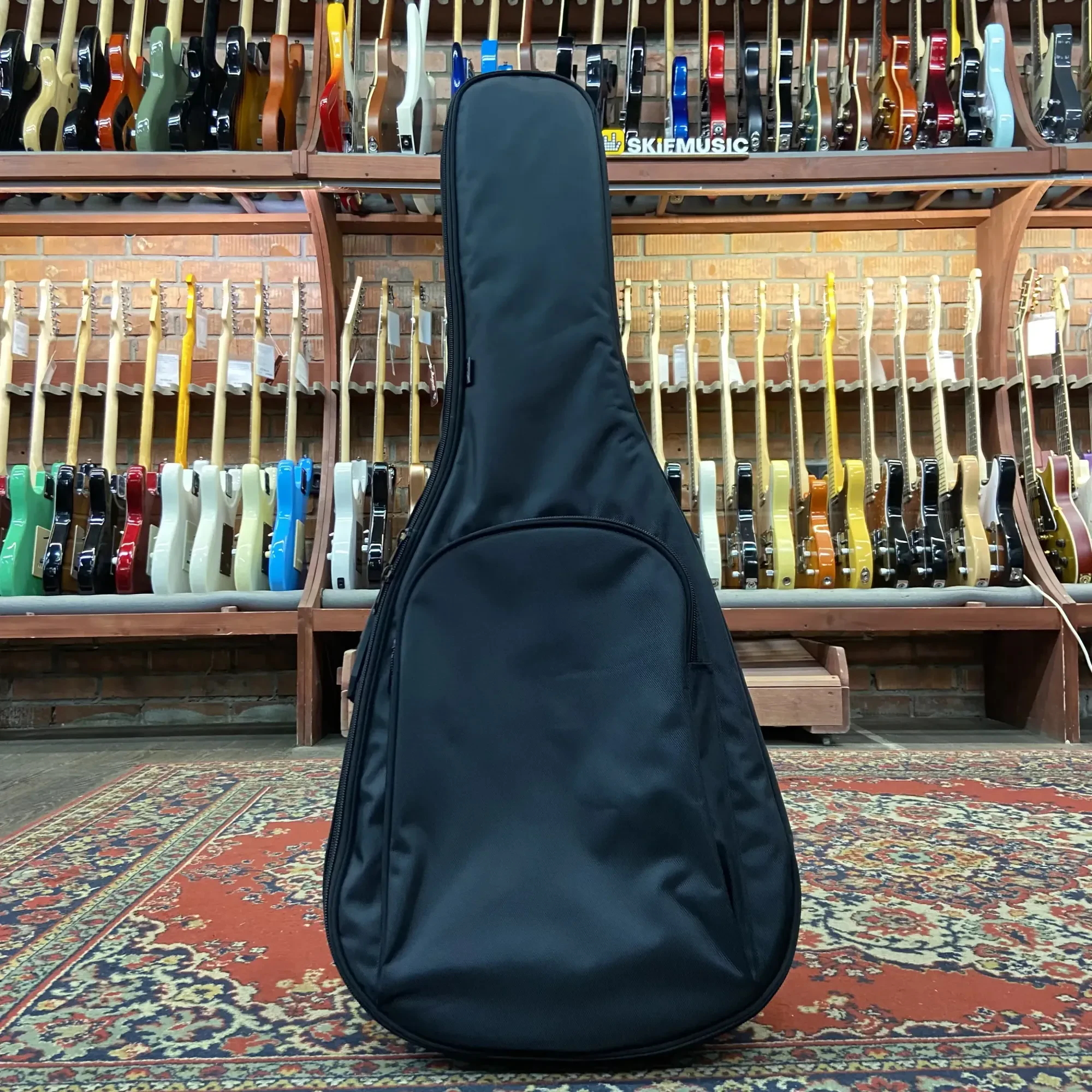 Чехол для акустической гитары Rockzz A-20 1680 Black