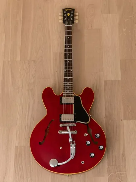 Электрогитара полуакустическая Gibson Custom Shop ES-335 Jerry Kennedy Pretty Woman 1961 Aged Faded Cherry w/case USA 2020