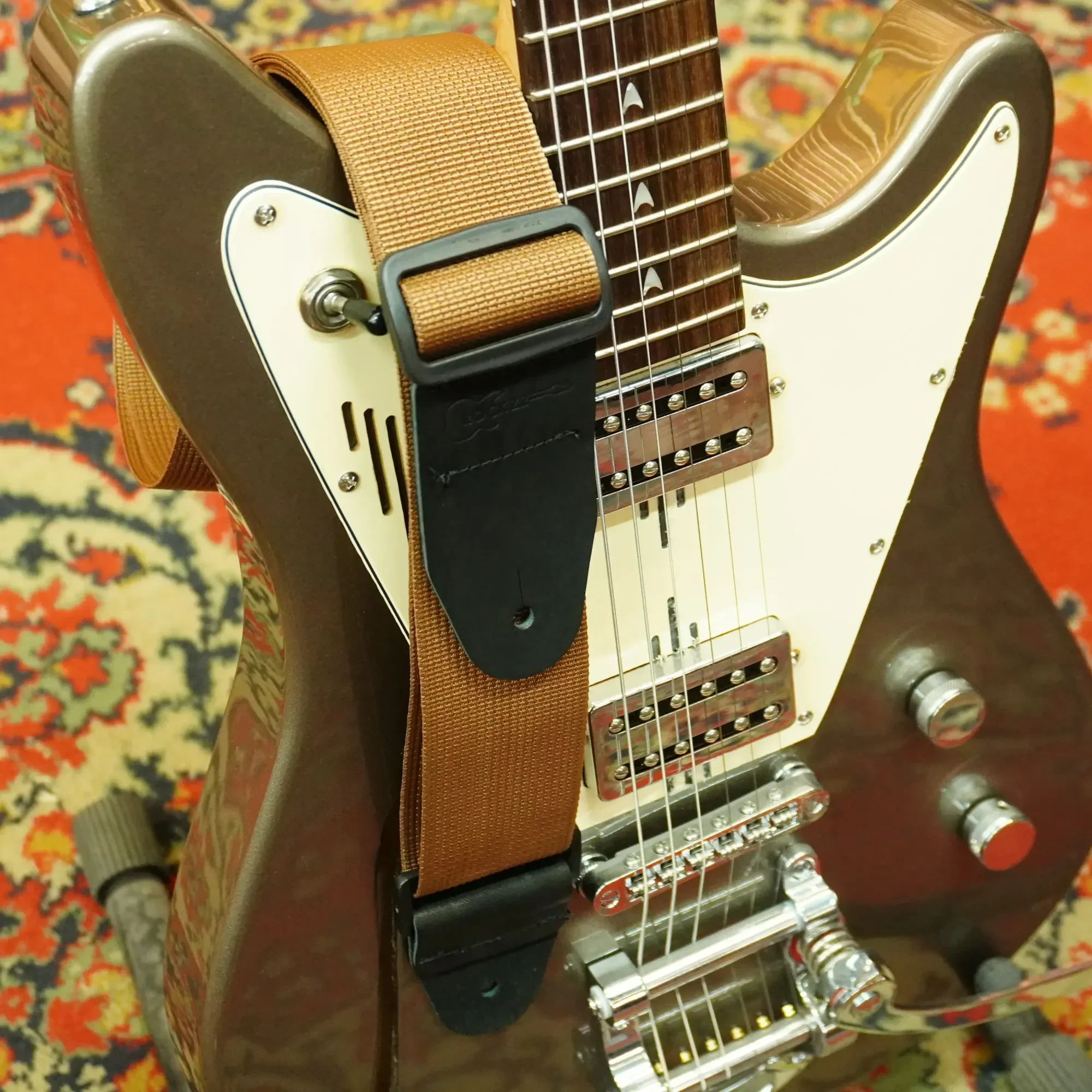 Ремень для гитары RKZ-003 нейлоновый темно-бежевый