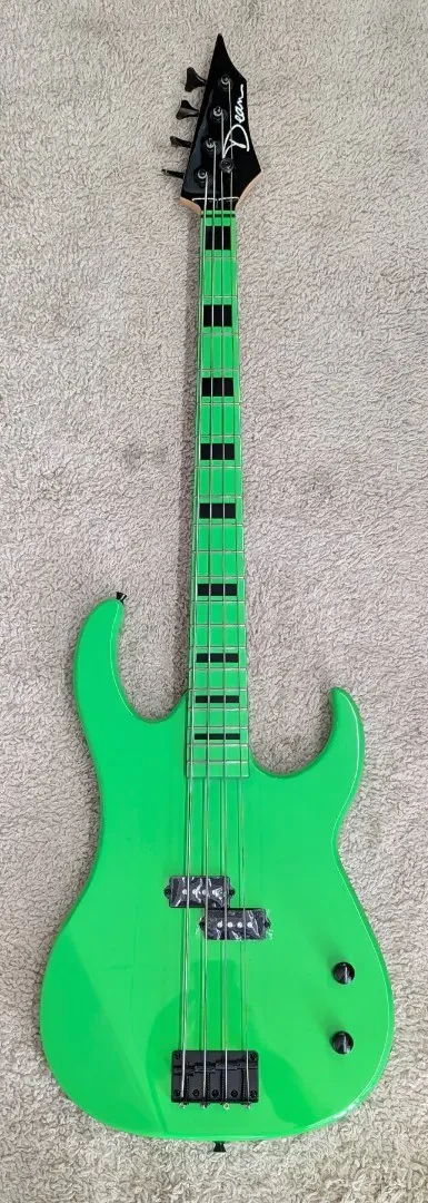 Dean CZONE BASS NG Custom Zone 4-String Bass Guitar Nuclear Green