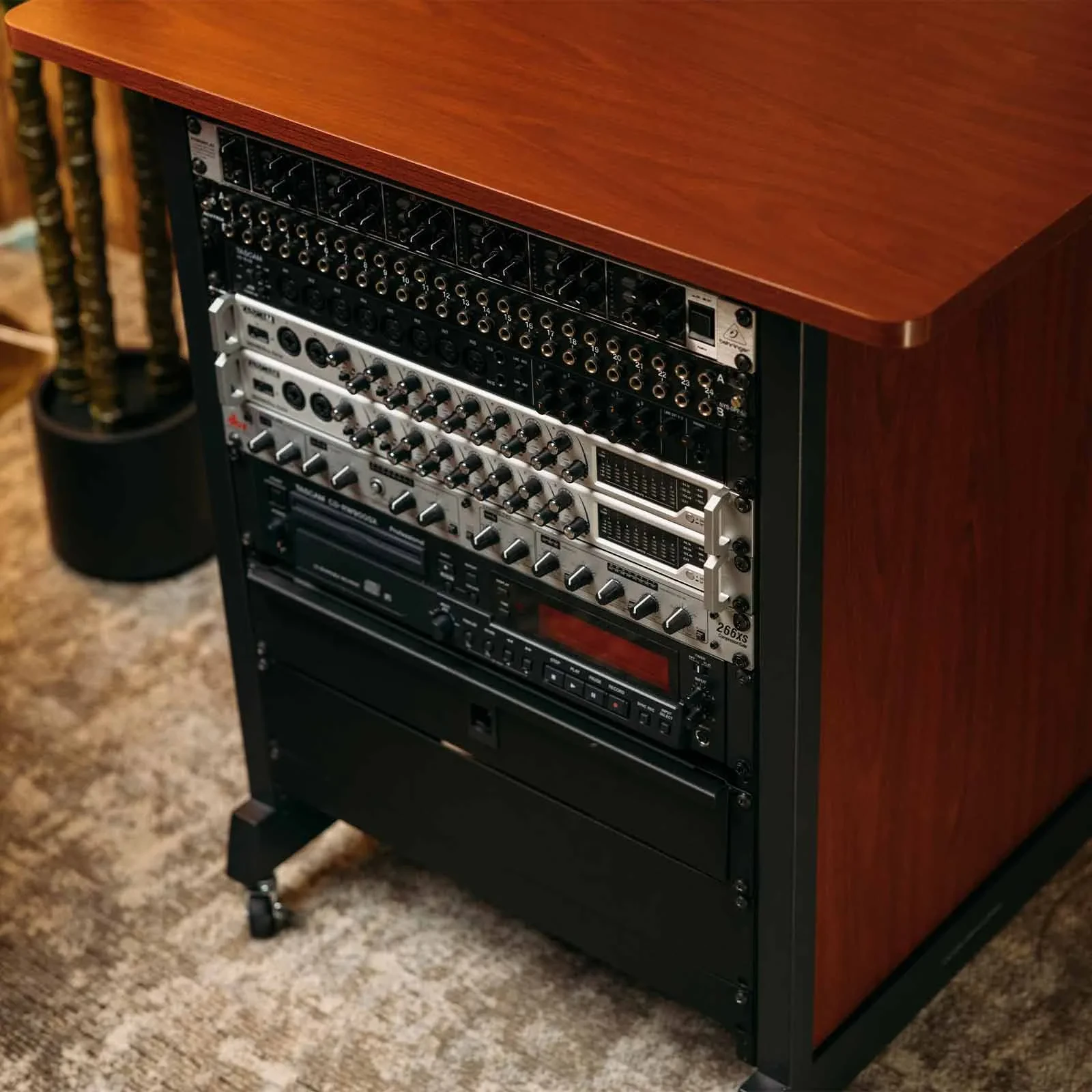 Изображение №10