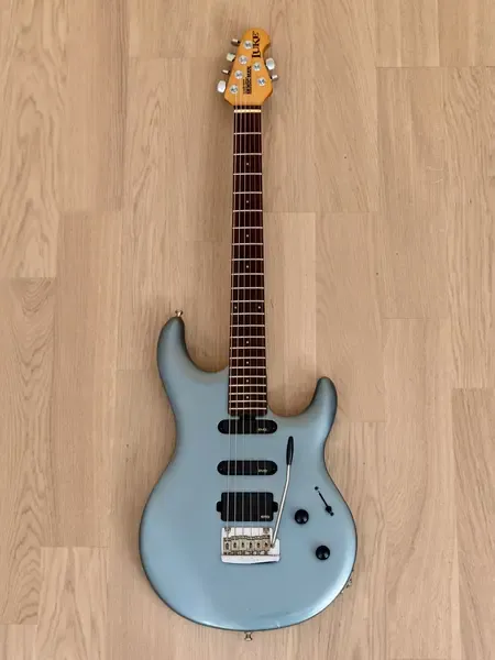 Электрогитара Ernie Ball Music Man Ball Family Reserve BFR Luke II Steve Lukather Signature Blue w/case USA 2010