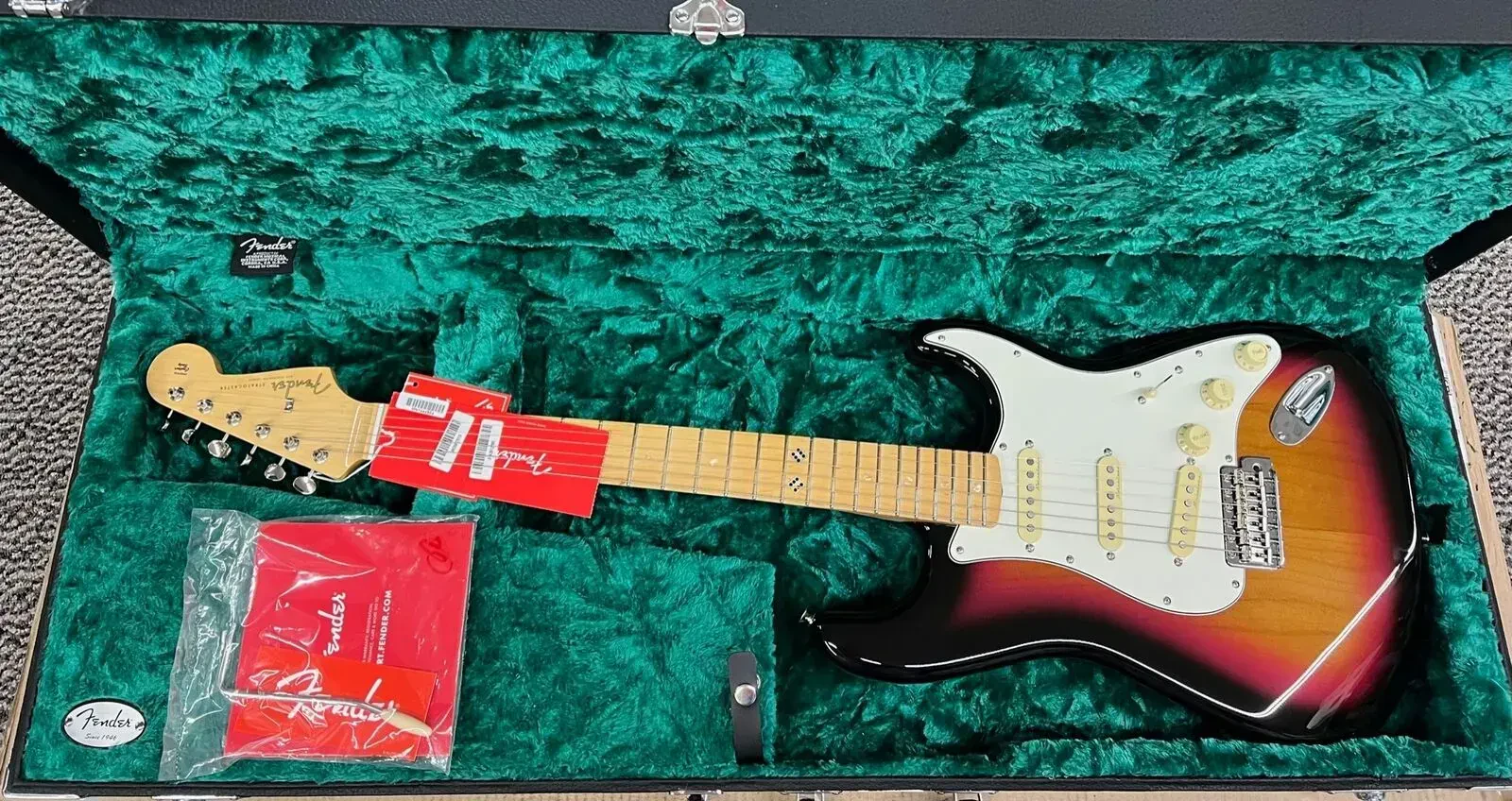 Fender Steve Lacy Signature People Pleaser Stratocaster, Chaos Burst 7lbs 13.5oz