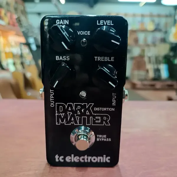 Педаль эффектов для электрогитары TC Electronic Dark Matter Distortion 2020s