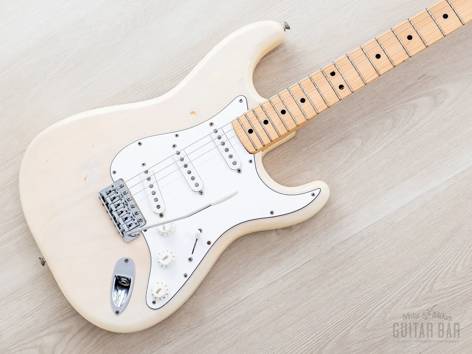 1975 Fender Stratocaster Vintage Electric Guitar Blonde, 100% Original w/ Case