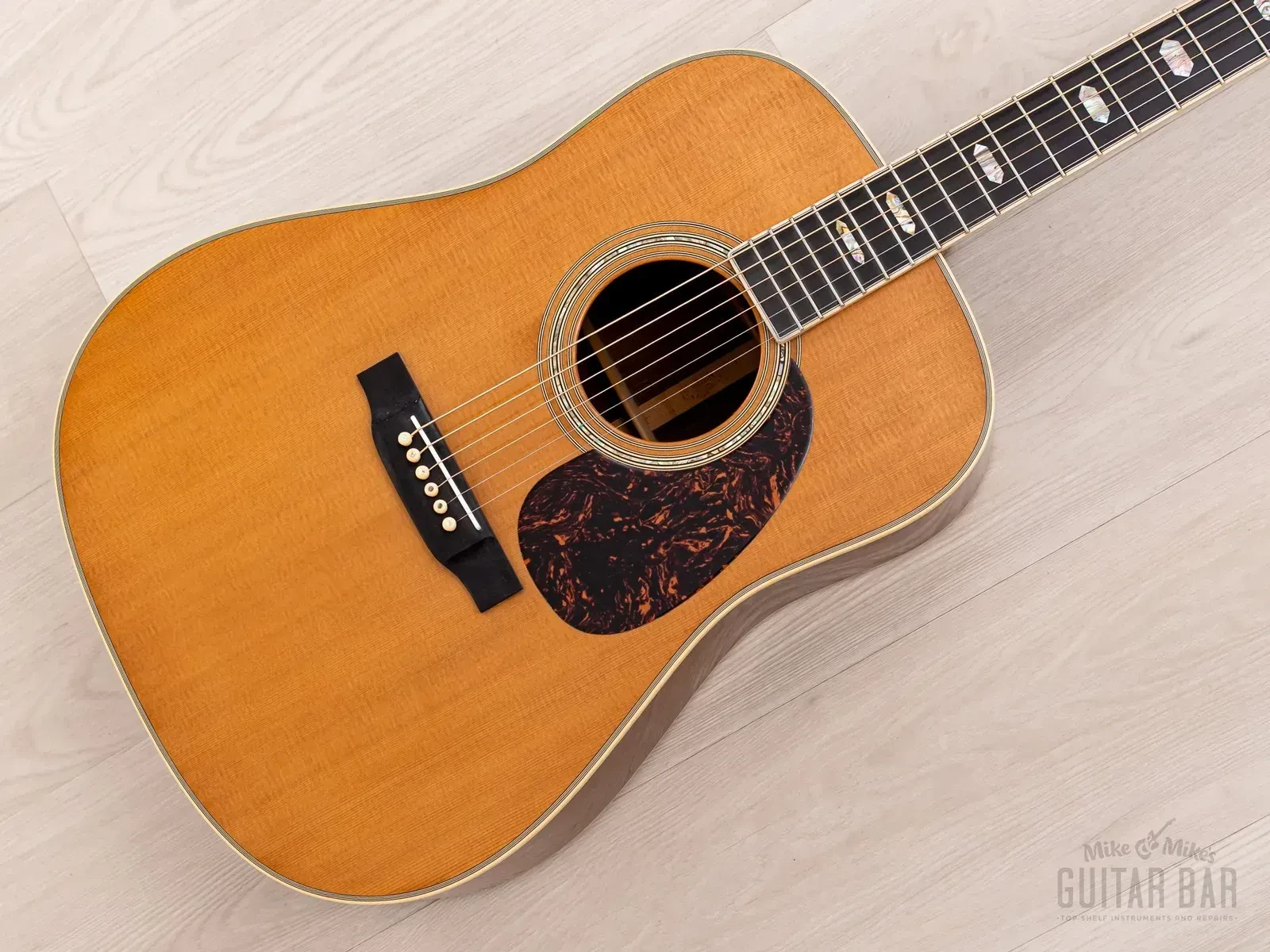 Б/У акустическая гитара Martin Guitars Standard Series D-40 dreadnought с кейсом