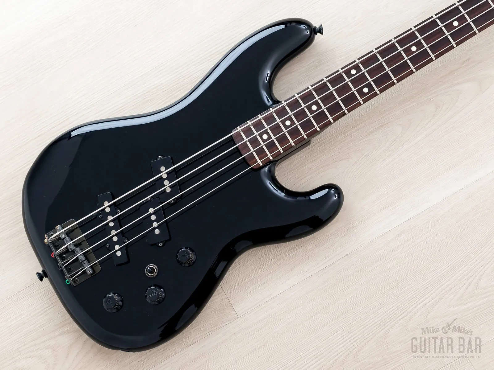 1985 Fender Boxer Series Jazz Bass Special PJ bass PJ-535 Medium Scale Black
