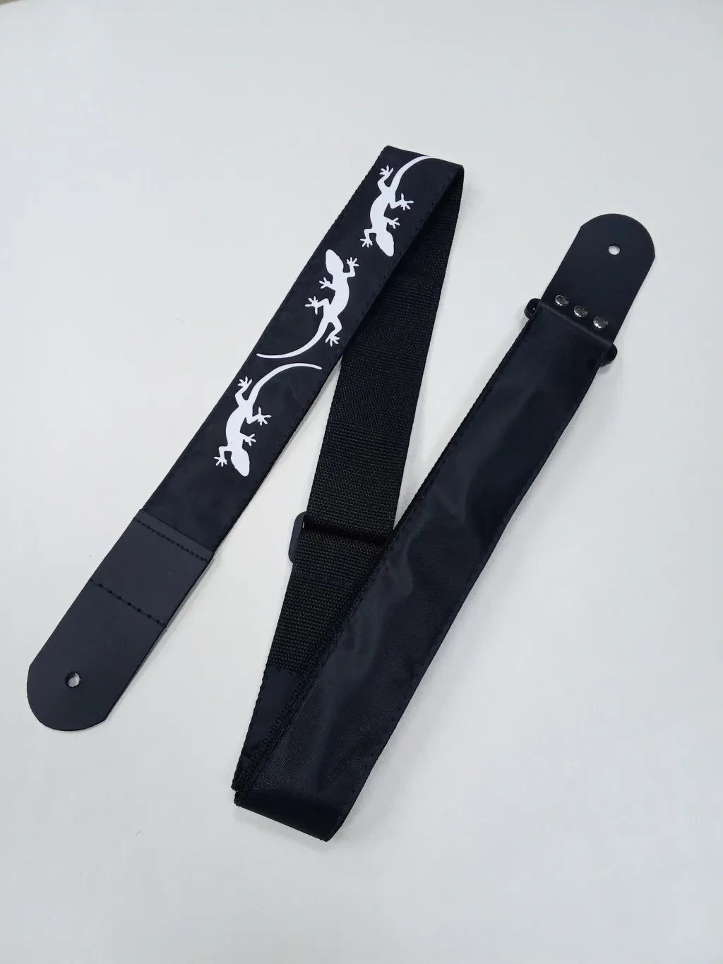 MZ-RG-5-1ApLizardBk Ремень для гитары, черный, аппликация Ящерица, MEZZO