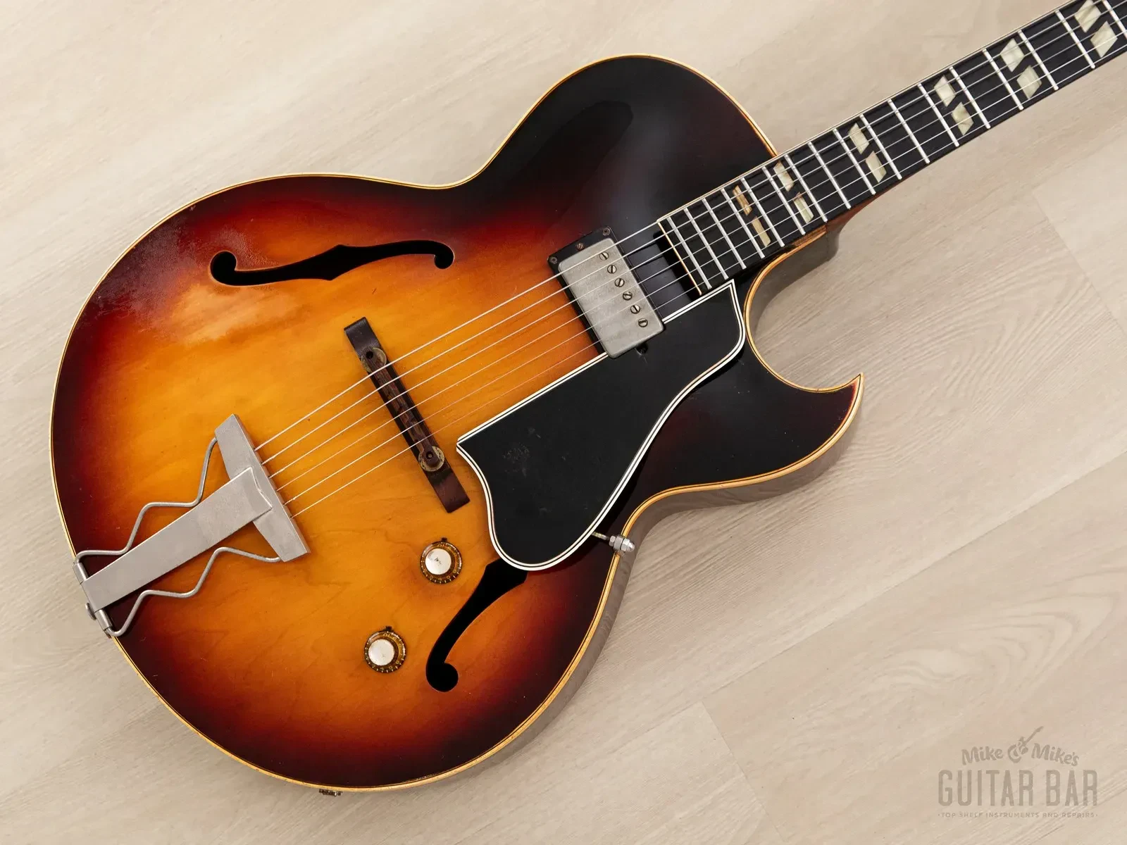 Б/У полуакустическая гитара Gibson ES-175 1960 Sunburst с High Wind PAF, с кейсом