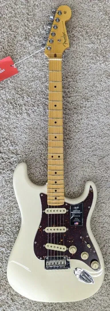 Электрогитара Fender American Professional II Stratocaster Olympic White