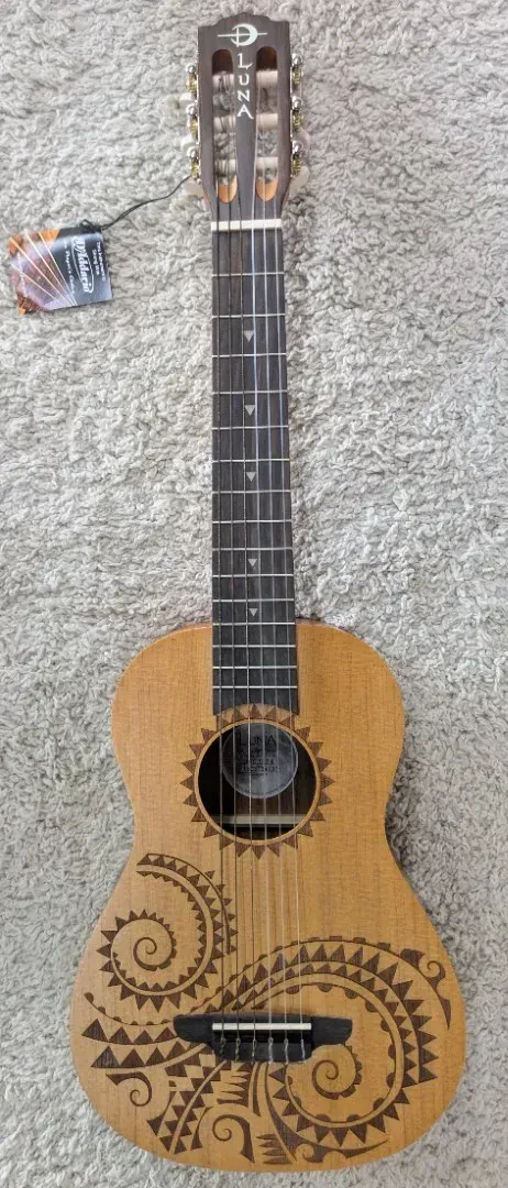 Luna Model UKE TAT 6 Baritone Size 6 String Spruce Top Mahogany Ukulele w/Bag