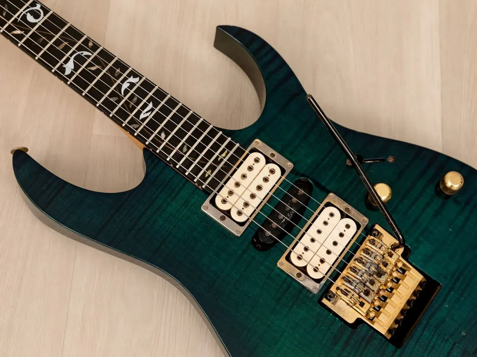 Изображение №6