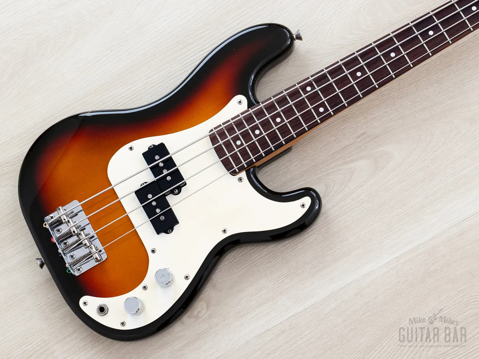 1993 Fender Mini Precision Bass MPB-33 Short Scale Sunburst, Japan MIJ