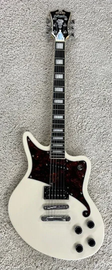 Электрогитара D'Angelico Premier Bedford Antique White с чехлом