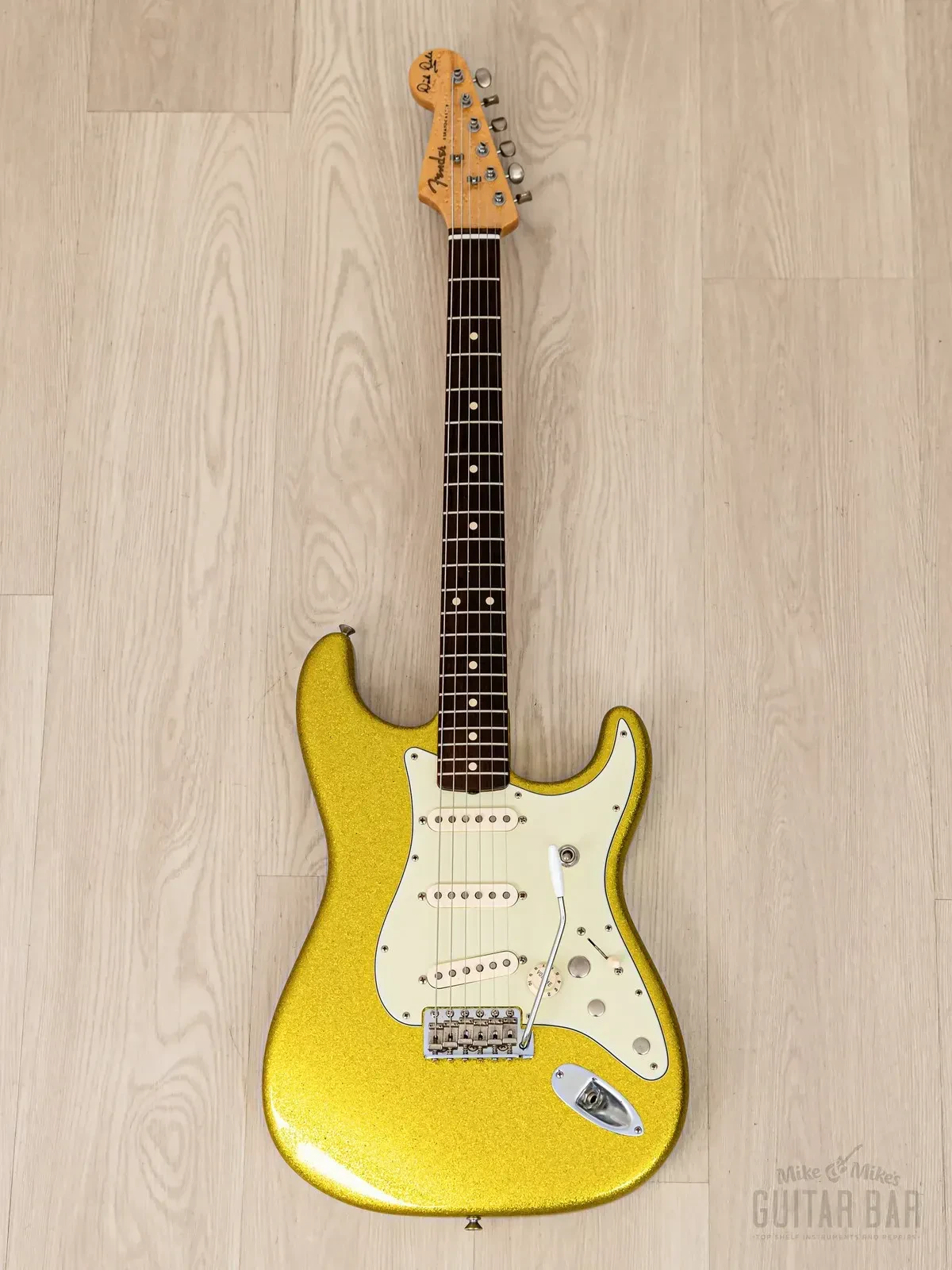 Электрогитара Fender Custom Shop Dick Dale Stratocaster SSS Chartreuse Sparkle w/case USA 2011