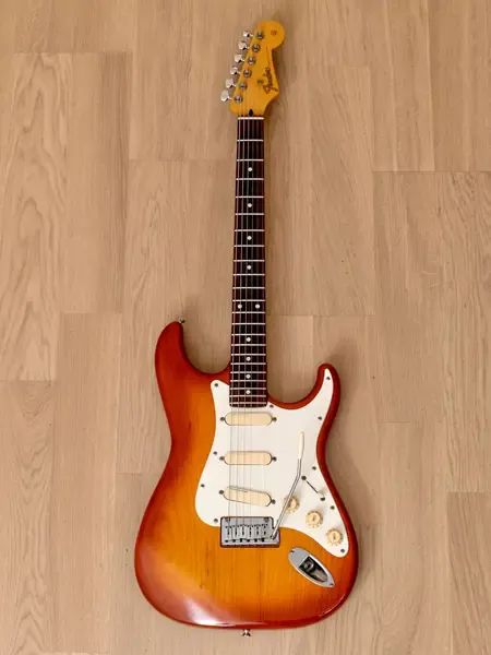 Электрогитара Fender Stratocaster Pro-Feel STR-850LS SSS Lace Sensor Sienna Sunburst Japan 1990