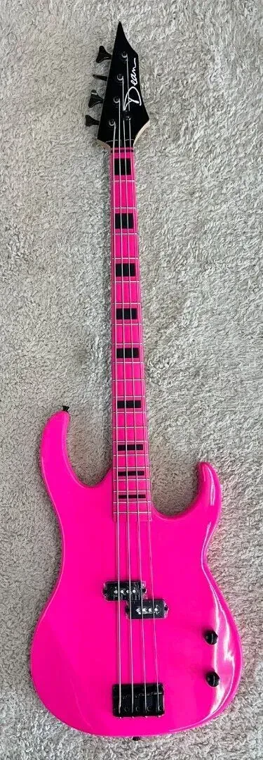 Бас-гитара Dean Guitars Custom Zone Bass Flourescent Pink