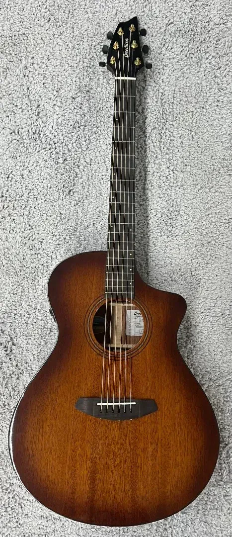 Электроакустическая гитара Breedlove Organic Wildwood Pro Concert CE Tiger's Eye с вырезом