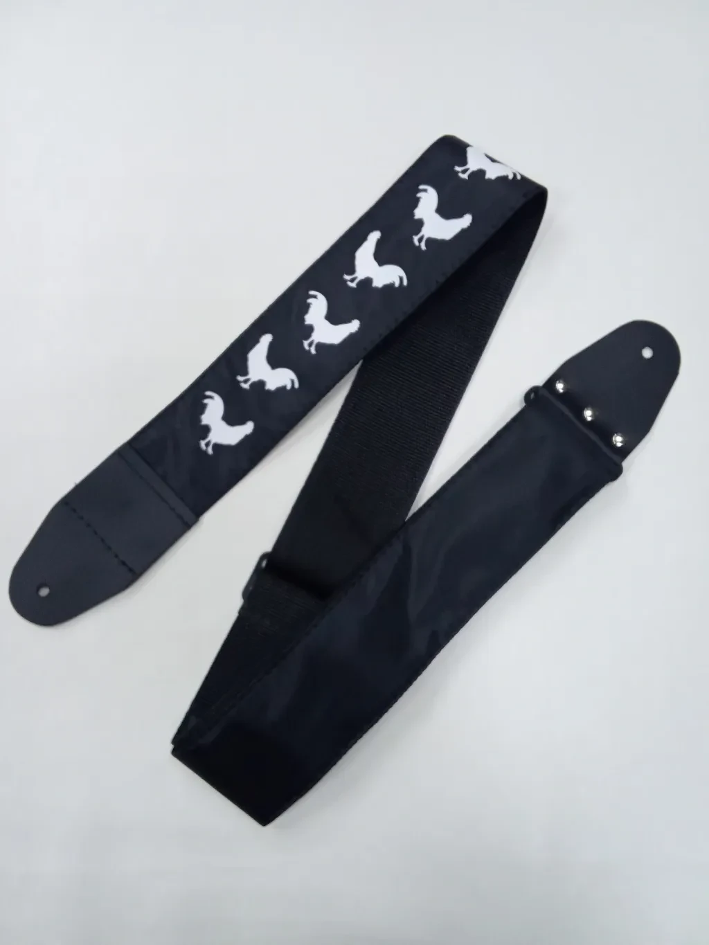 MZ-RGE-7-1ApCockBk Ремень для гитары, черный, аппликация Петух, MEZZO