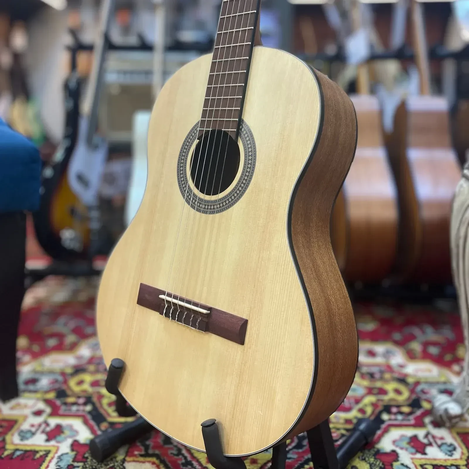 Изображение №6