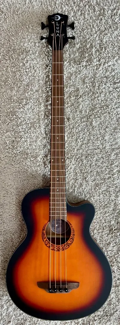 Б/У Электроакустическая бас-гитара Luna Guitars Tribal 34" Tobacco Sunburst