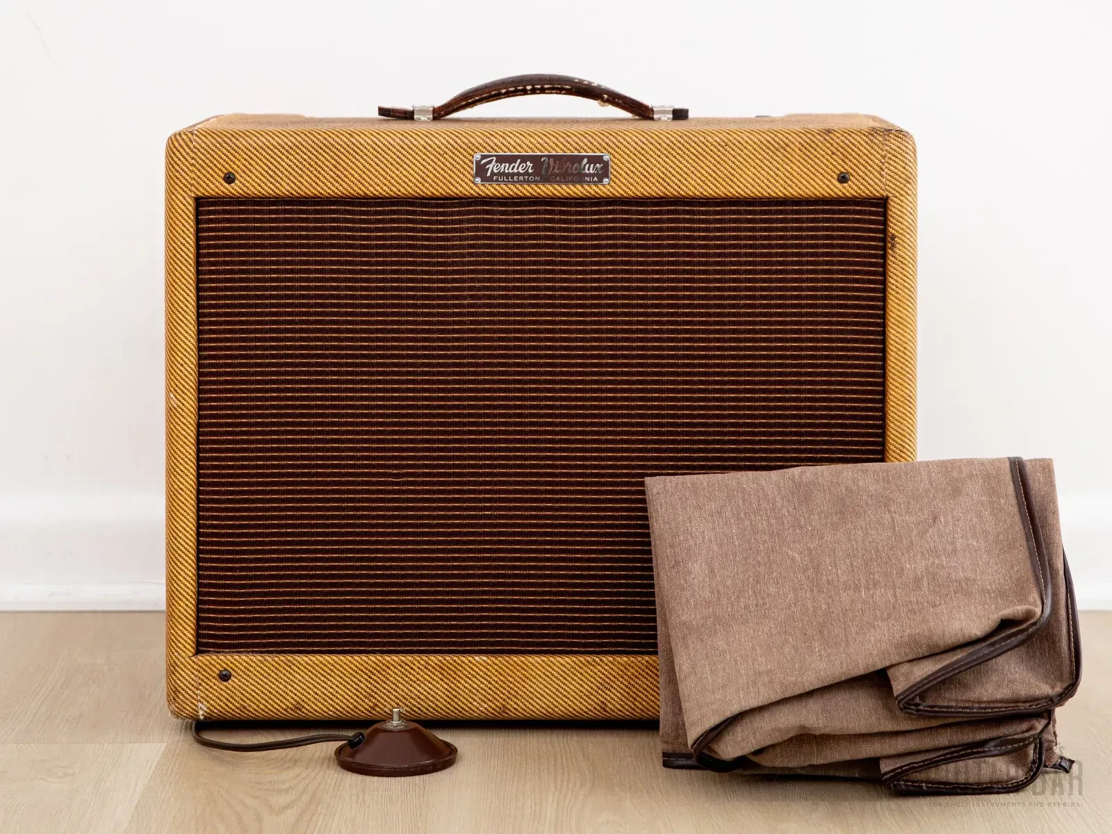 1959 Fender Vibrolux Tweed 5F11 Vintage Tube Guitar Amp w/ Jensen P10R, Cover