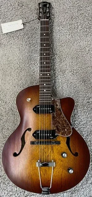 Godin 5th Avenue CW Kingpin II P90 Cognac Burst Electric Guitar - Sample