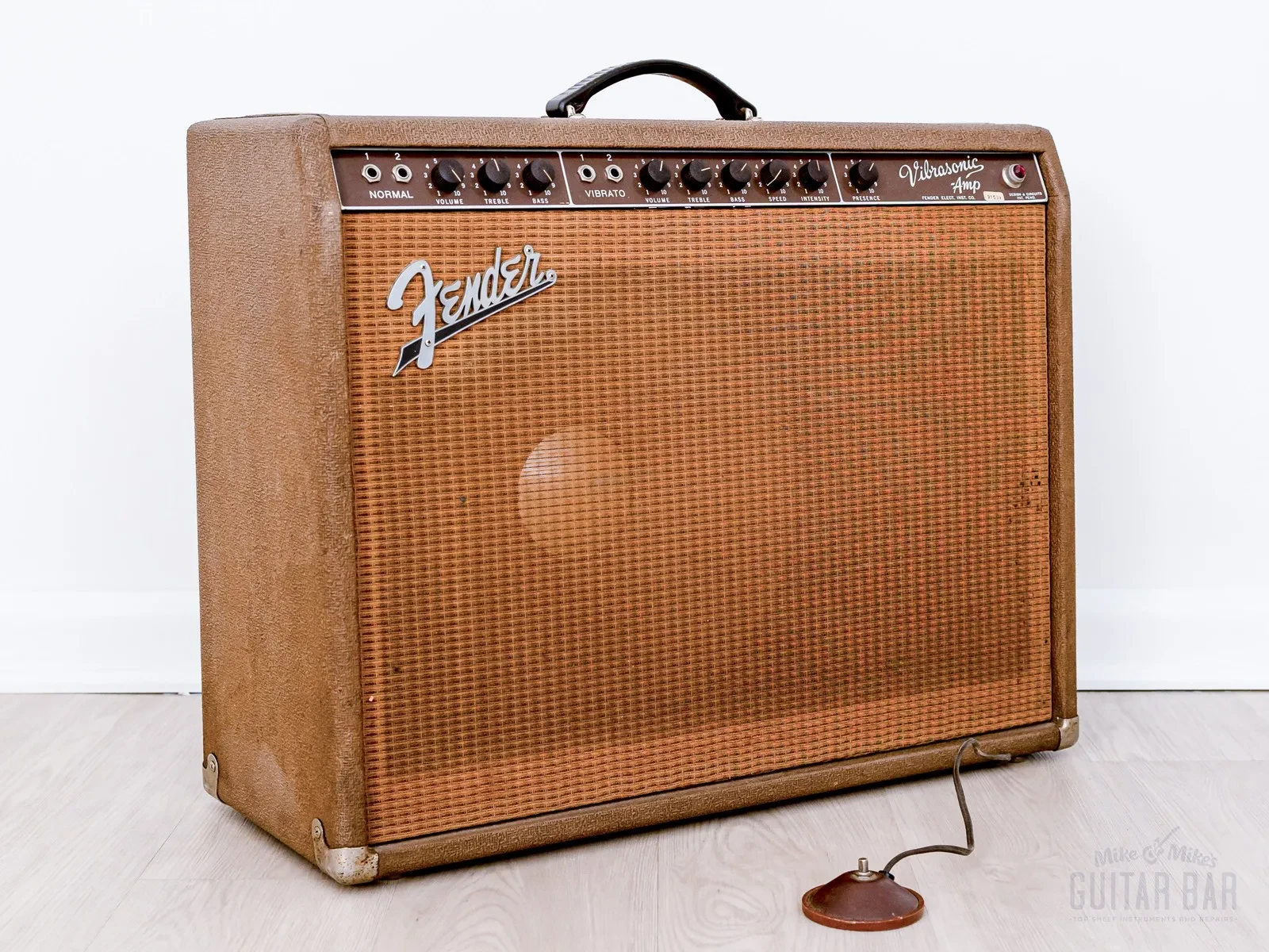 1961 Fender Vibrasonic Brown Panel Vintage Tube Amp 6G13-A 1x15 JBL D130 w/ Ftsw
