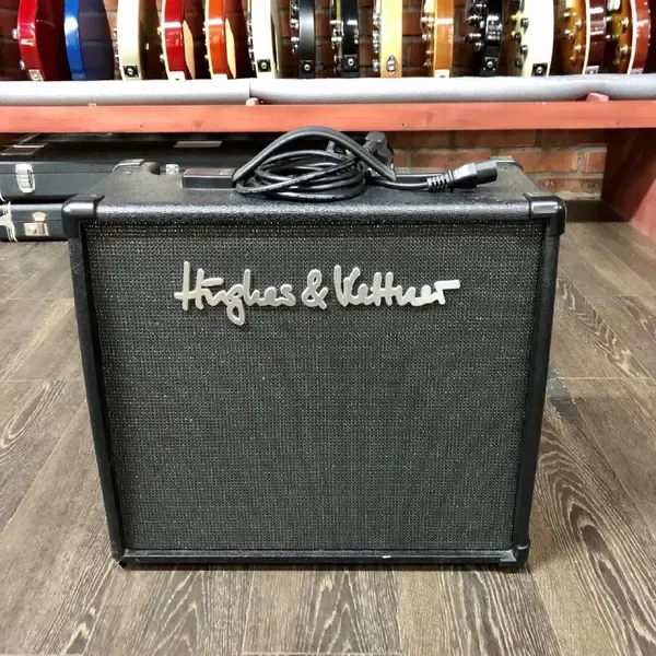 Комбоусилитель для электрогитары Hughes & Kettner Edition Blue 30 DFX 1x10 30W