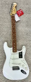 Fender Player Series Stratocaster Electric Guitar Polar White - MIM -  Demo