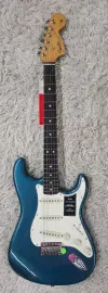 Электрогитара Fender Vintera III Late '60s Stratocaster, палисандровая накладка грифа, океанская бирюза