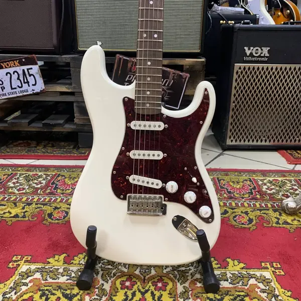 Электрогитара Fender Squier Classic Vibe 70s HSS White Gigbag Indonesia 2020s