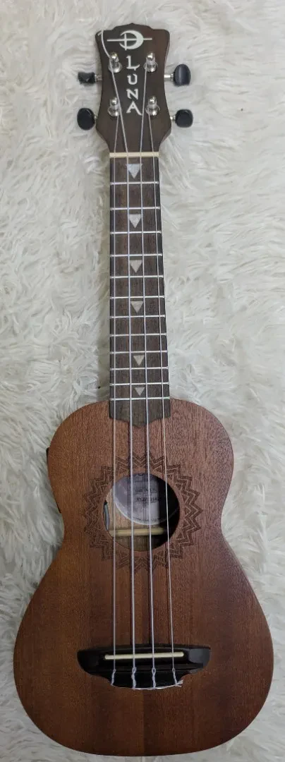 Luna Guitars Luna Vintage Mahogany Soprano Size Ukulele w/Preamp UKE VMS EL