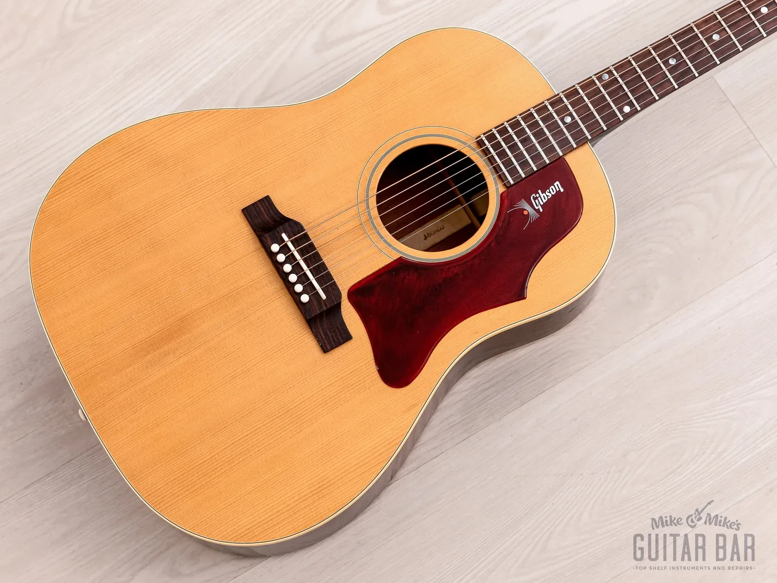 Б/У Акустическая гитара Gibson J-50 1969 Dreadnought с кейсом