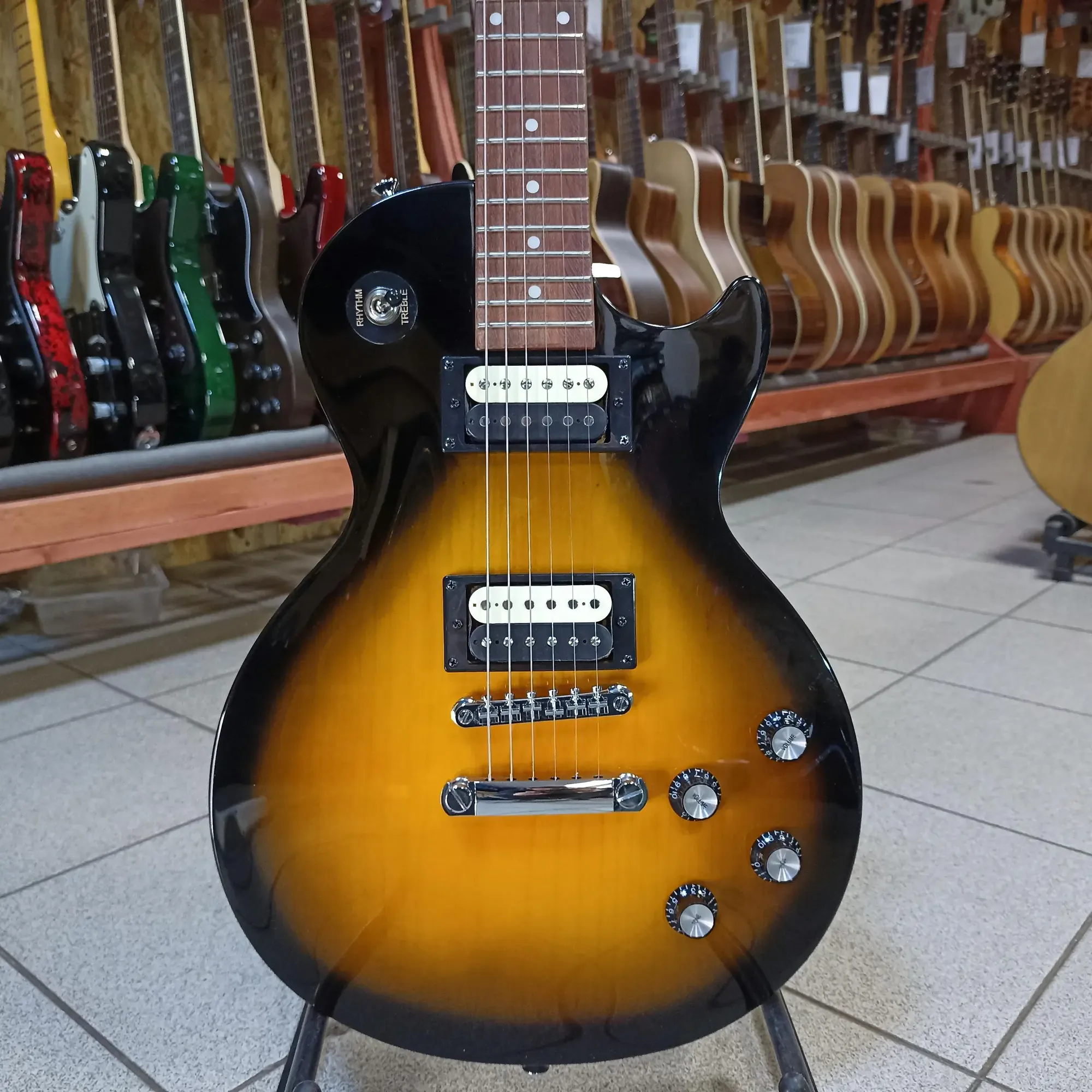 Электрогитара Epiphone Les Paul Studio LT HH Sunburst China 2020's