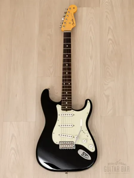 Электрогитара Fender Traditional II 60s Stratocaster SSS Black w/gigbag Japan 2024