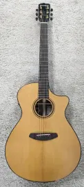 Электроакустическая гитара Breedlove Performer Pro CE Natural с кейсом