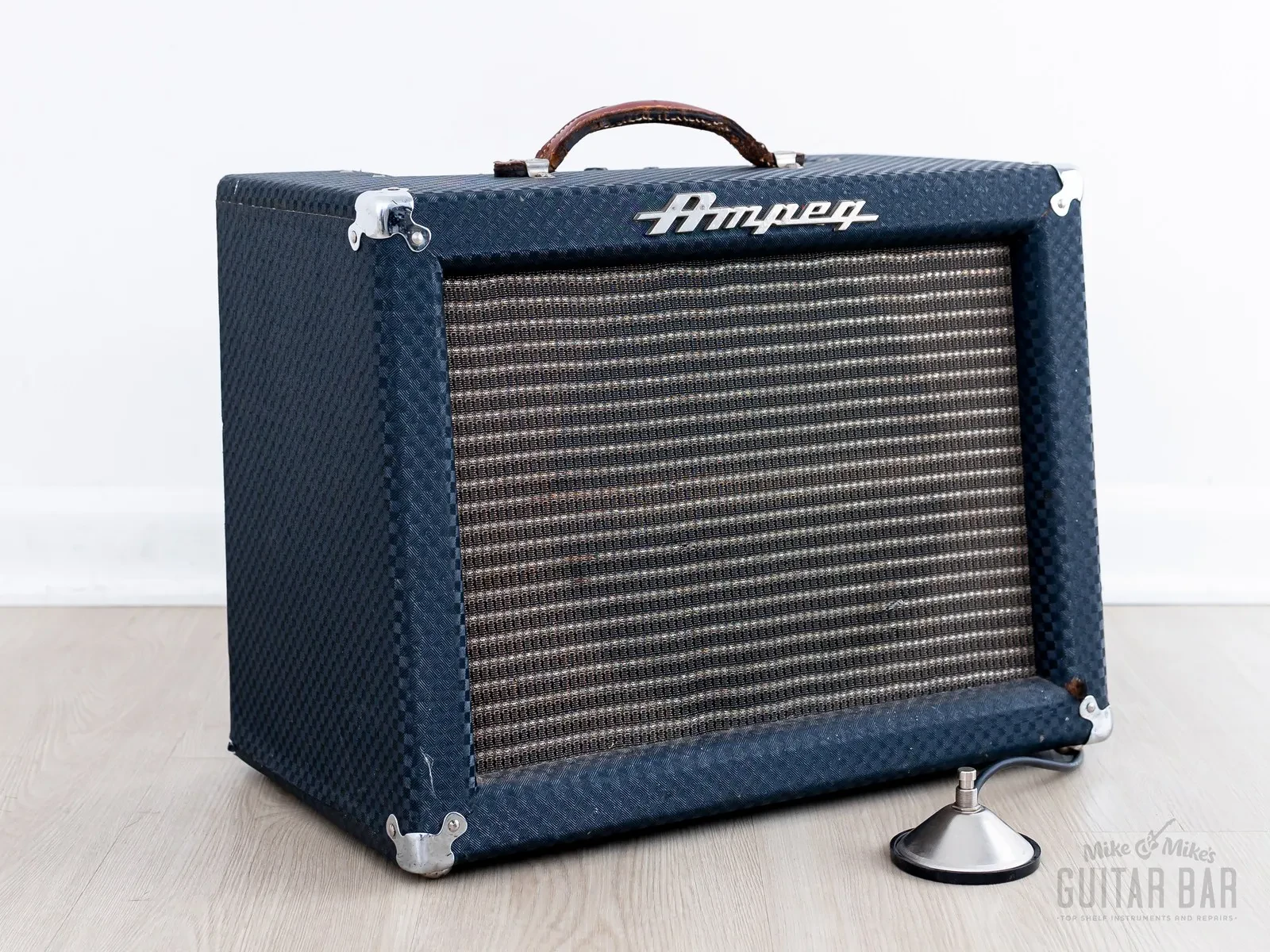Б/У комбоусилитель для электрогитары Ampeg Jet J-12-A 1963, ламповый, 1×12, синий клетчатый