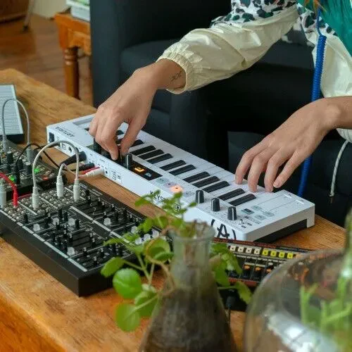 Изображение №6