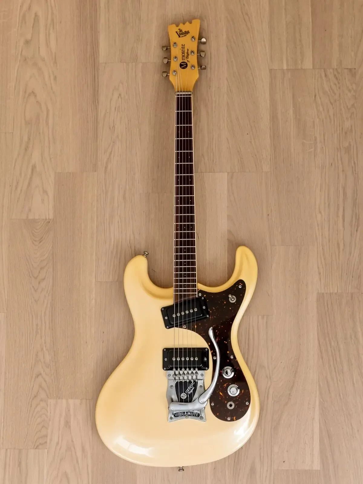 Электрогитара Mosrite USA Ventures Model 1964 Vintage Reissue SS Pearl White w/case Japan 2007