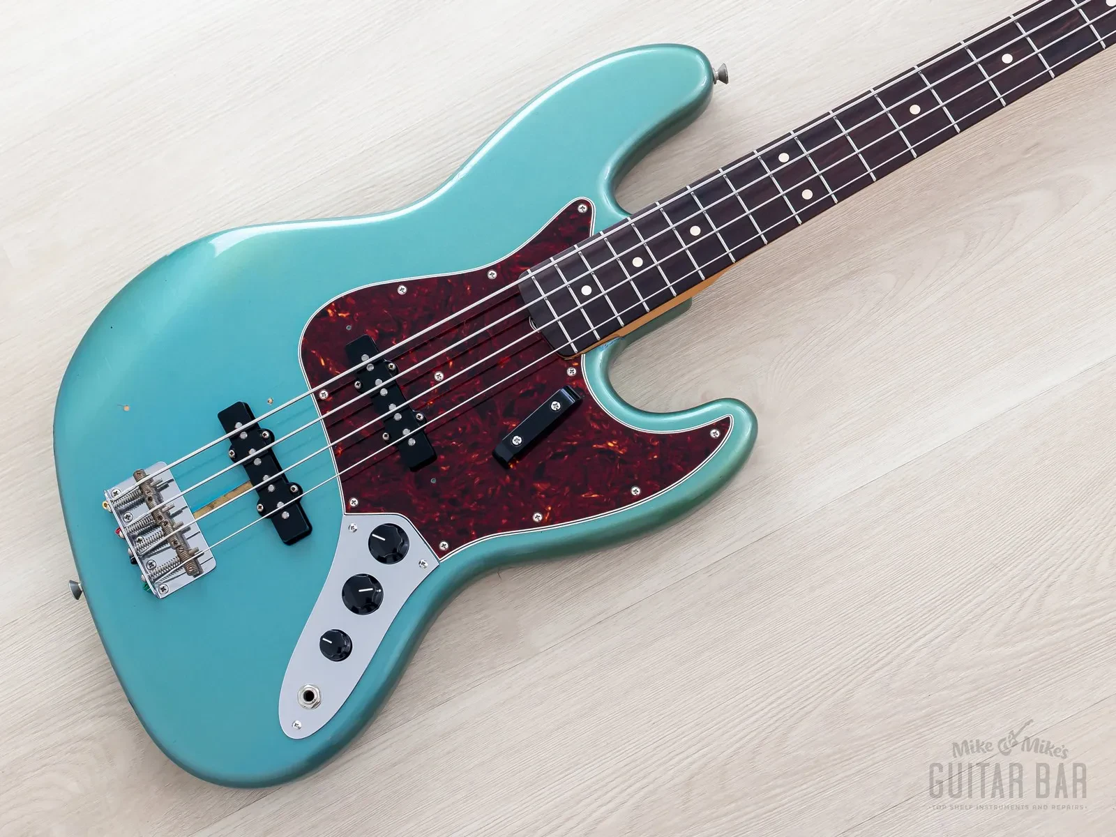 2000 Fender American Vintage '62 Jazz Bass Lake Placid Blue w/ Tweed Case