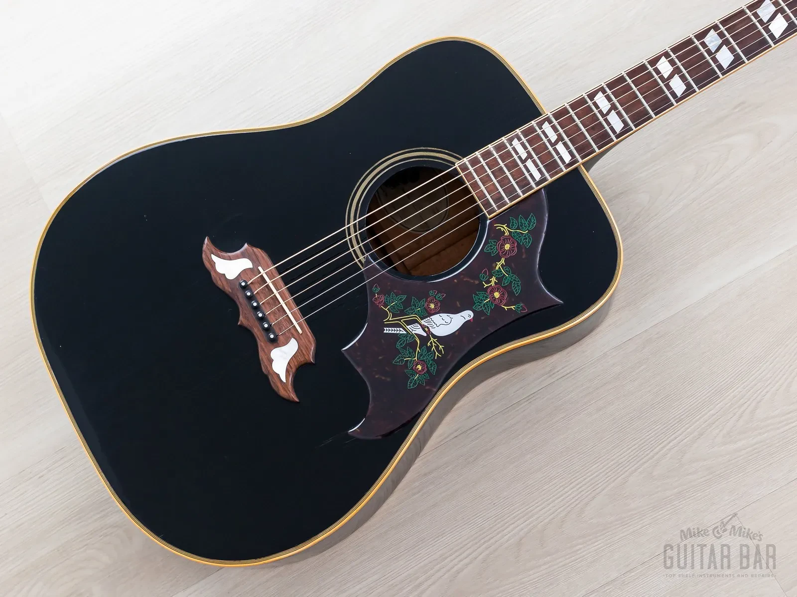 Б/У акустическая гитара Gibson Dove дредноут, чёрный, 1984, с кейсом