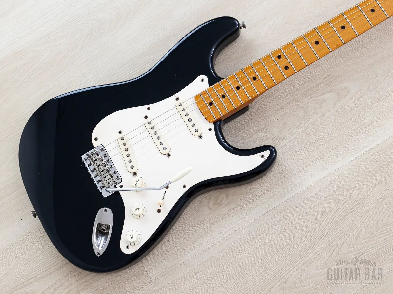 Б/У Электрогитара Fender American Vintage '57 Stratocaster черный 1991 с кейсом Tweed