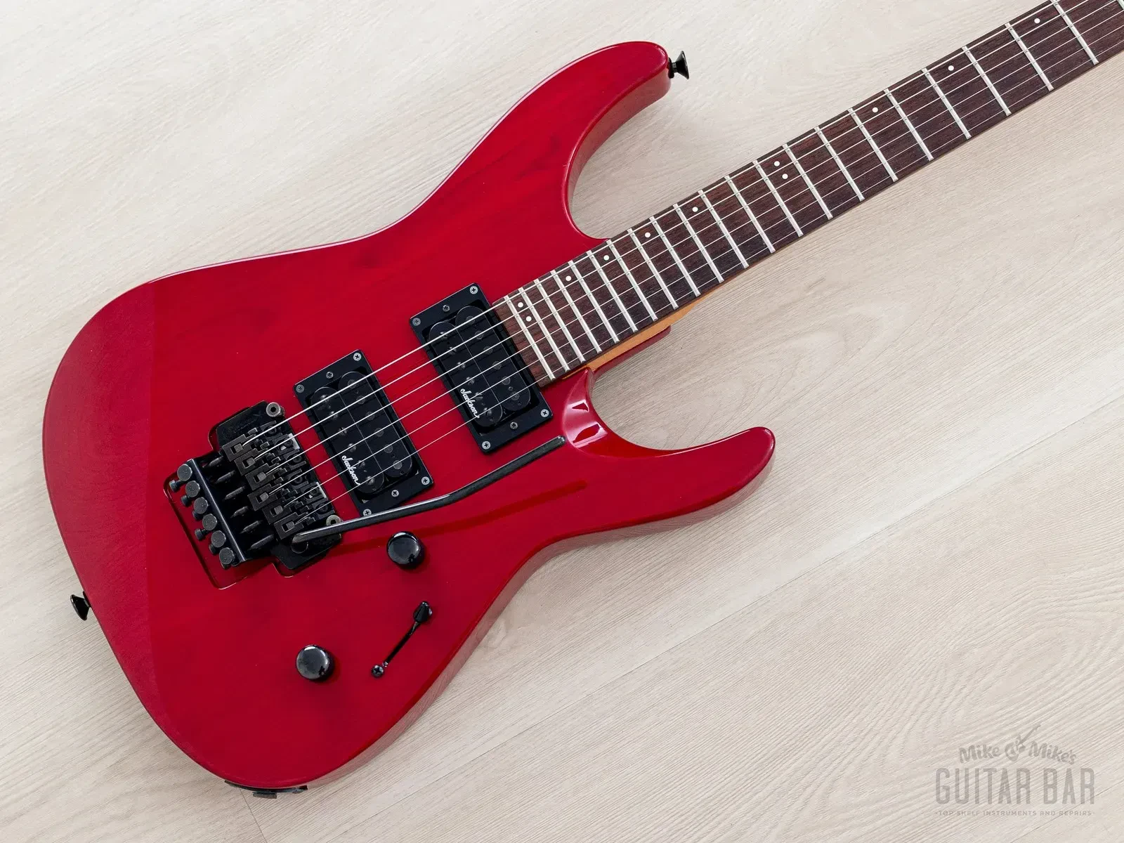 Б/У Электрогитара Charvel By Jackson Super Dinky SDK-085-HH 1990 с кейсом Coffin