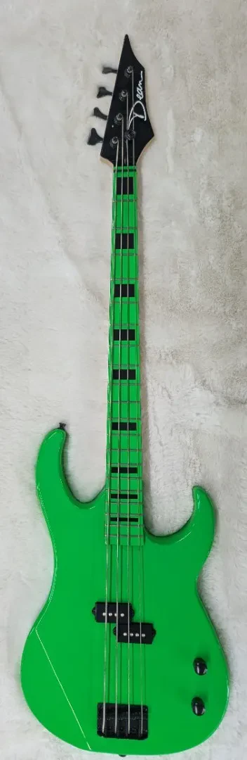 Dean CZONE BASS NG Custom Zone 4-String Bass Guitar Nuclear Green