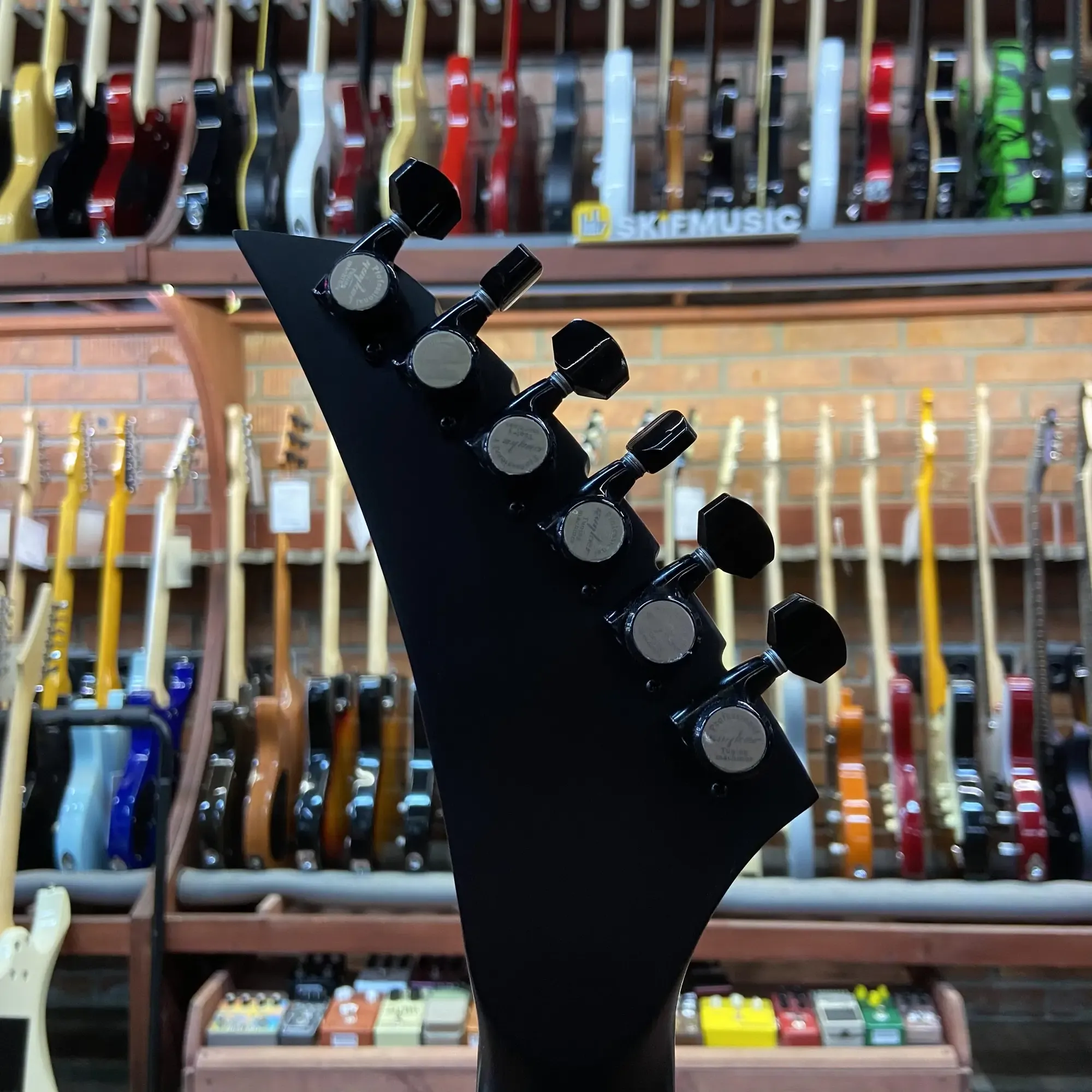 Изображение №6