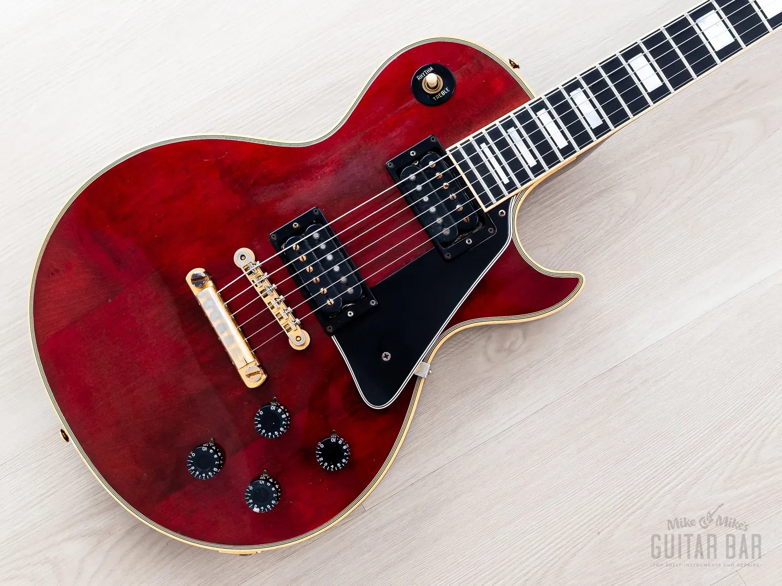 Б/У Электрогитара Gibson Les Paul Custom Cherry (1975) с звукоснимателями T-Top и кейсом