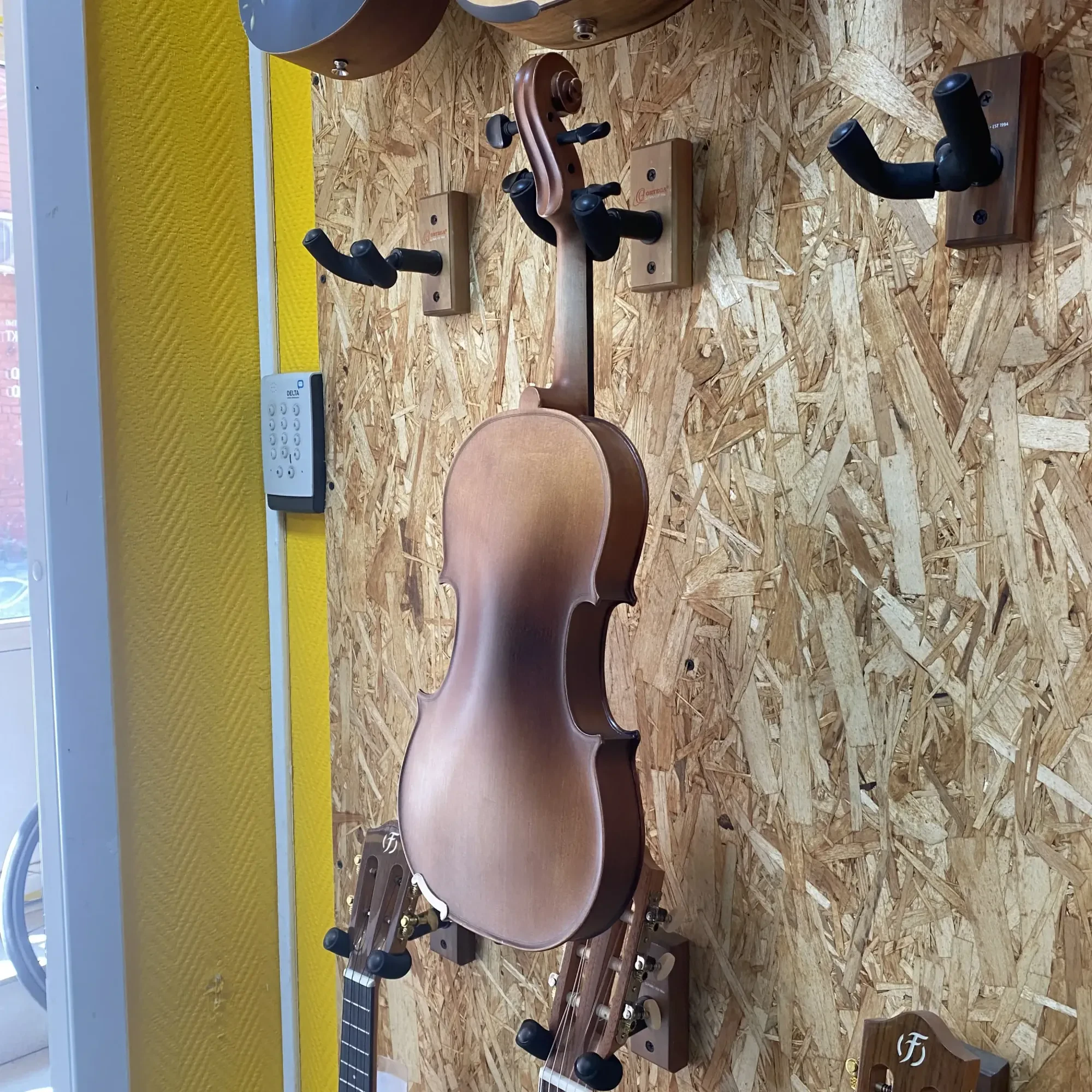 Изображение №6